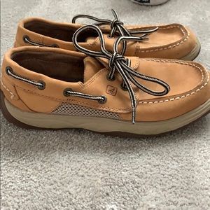 Boys size 1.5 sperrys